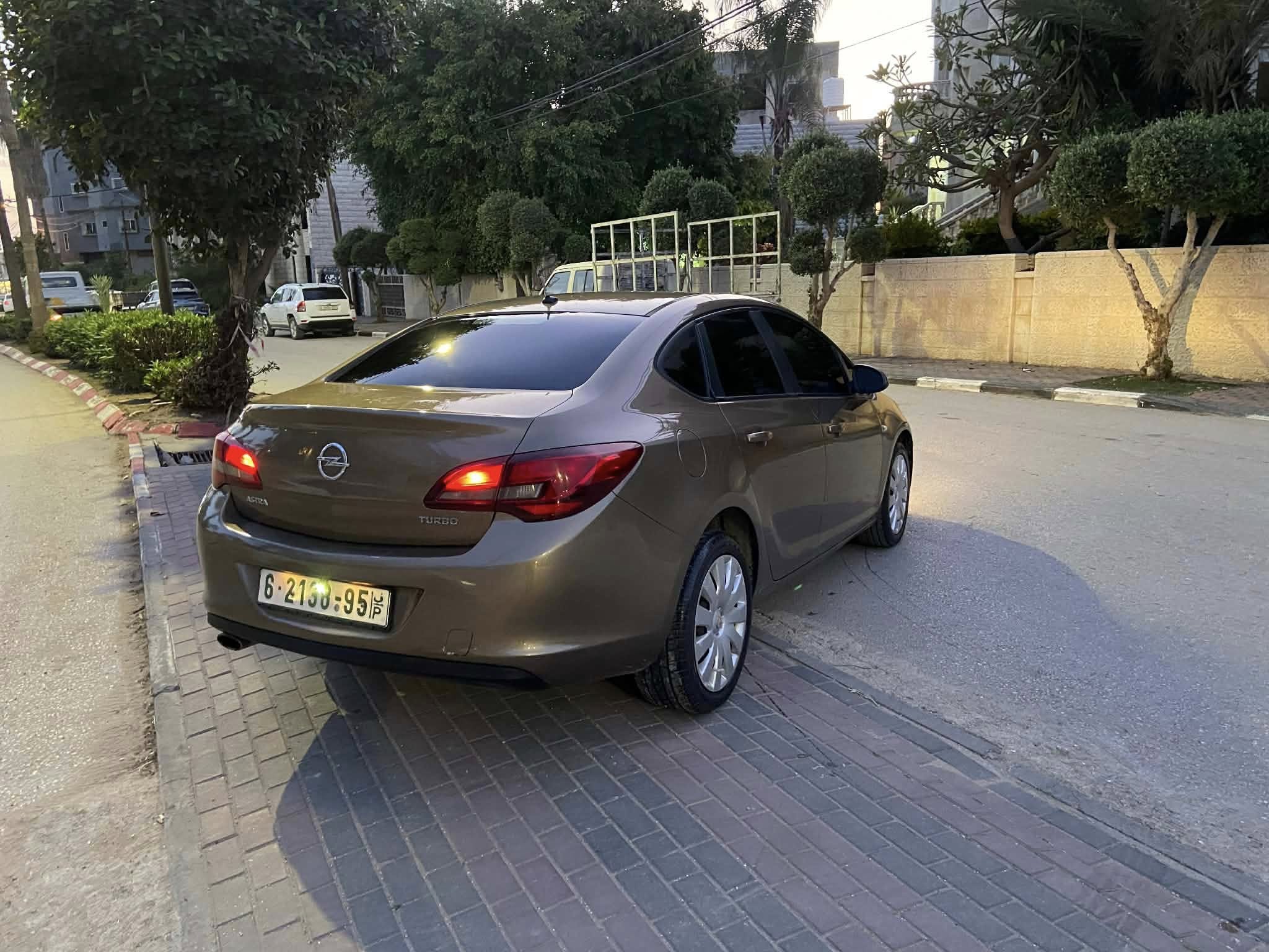 اوبل | OPEL استرا 2014