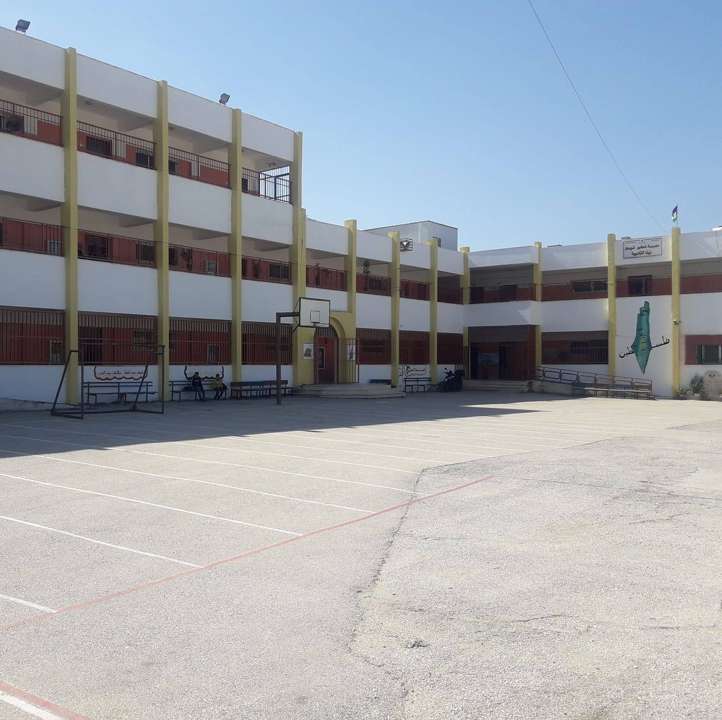 مدرسة شهداء زيتا الثانوية للذكور