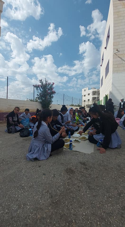 مدرسة عمر بن الخطاب الاساسية للبنات
