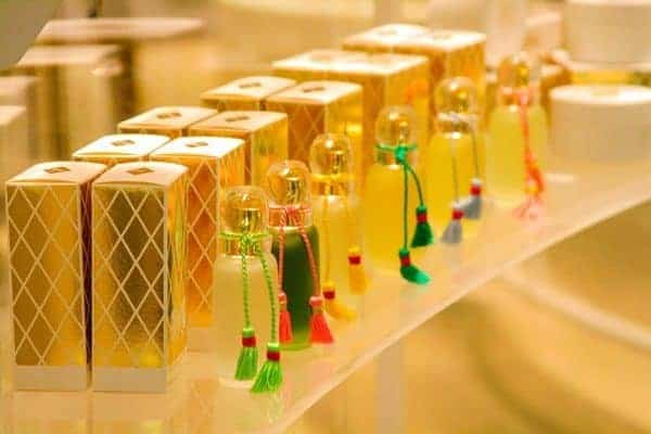 عالم الاتصالات والعطور