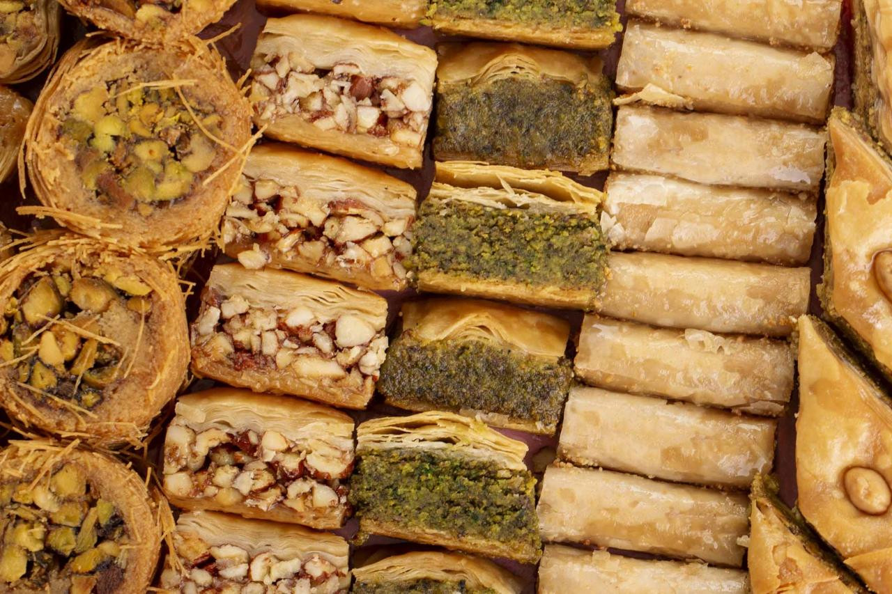عمرو للحلويات
