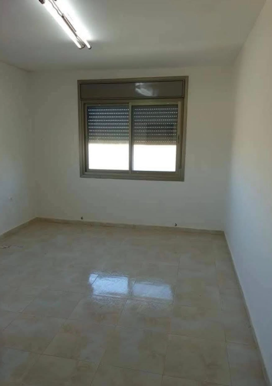 شقه غير مفروشة للايجار