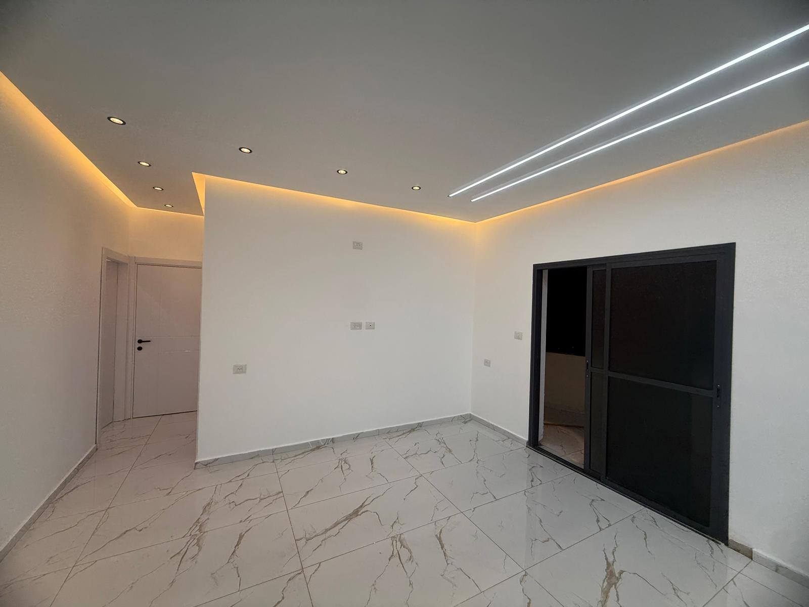 شقه غير مفروشة للبيع