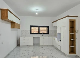 شقة أرضية غير مفروشة للايجار