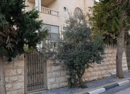 منزل منفصل غير مفروش للبيع