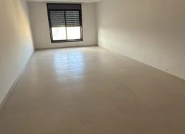 شقه مشطبة للبيع