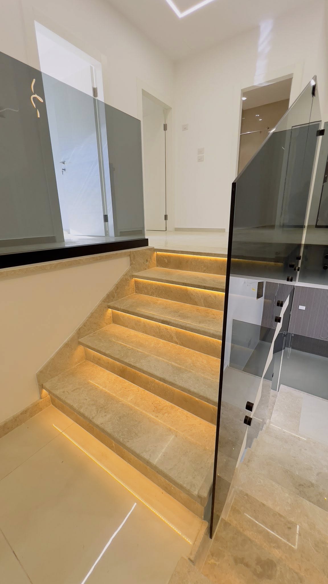 رووف غير مفروش للبيع