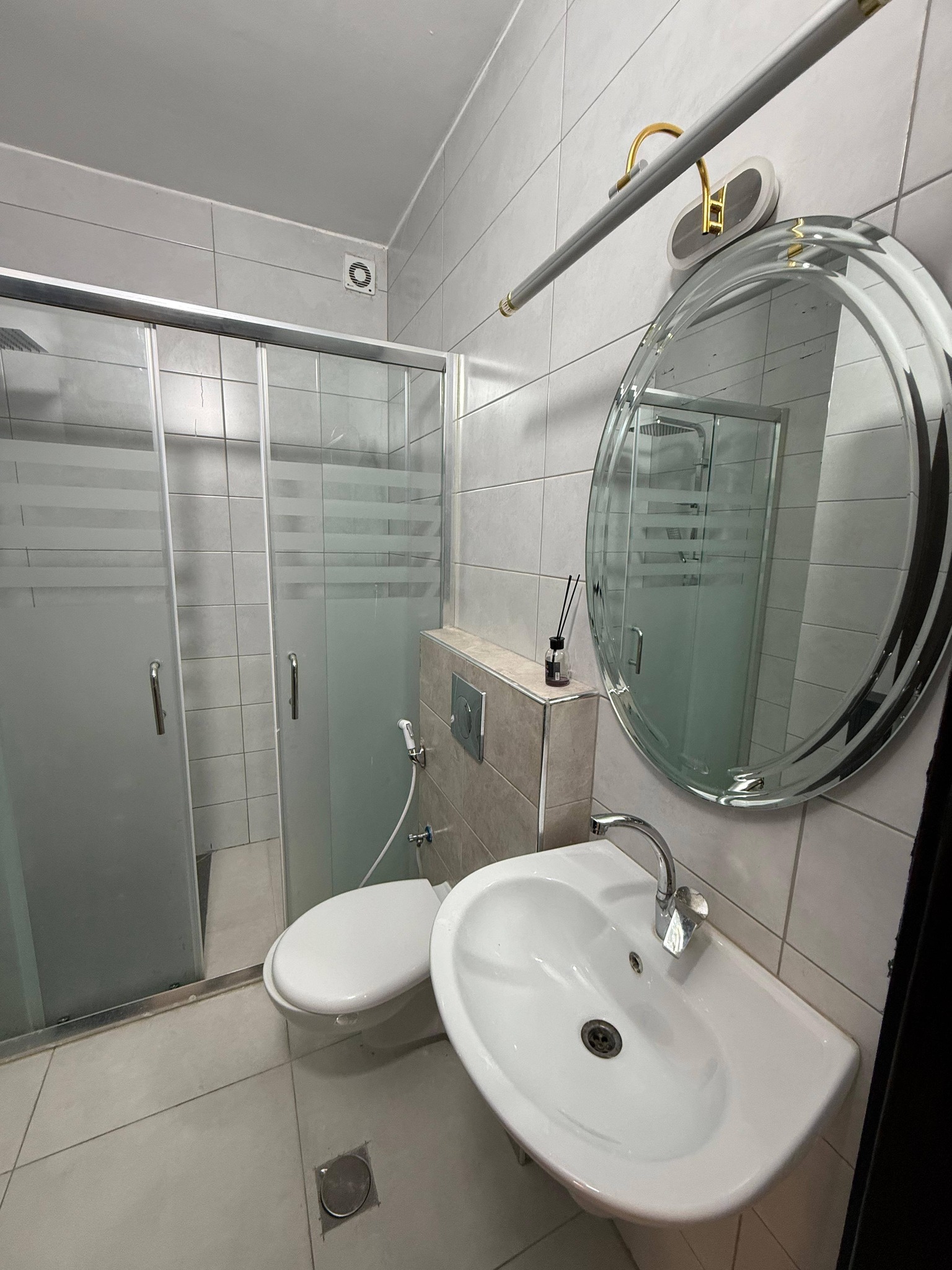 شقه غير مفروشة للايجار