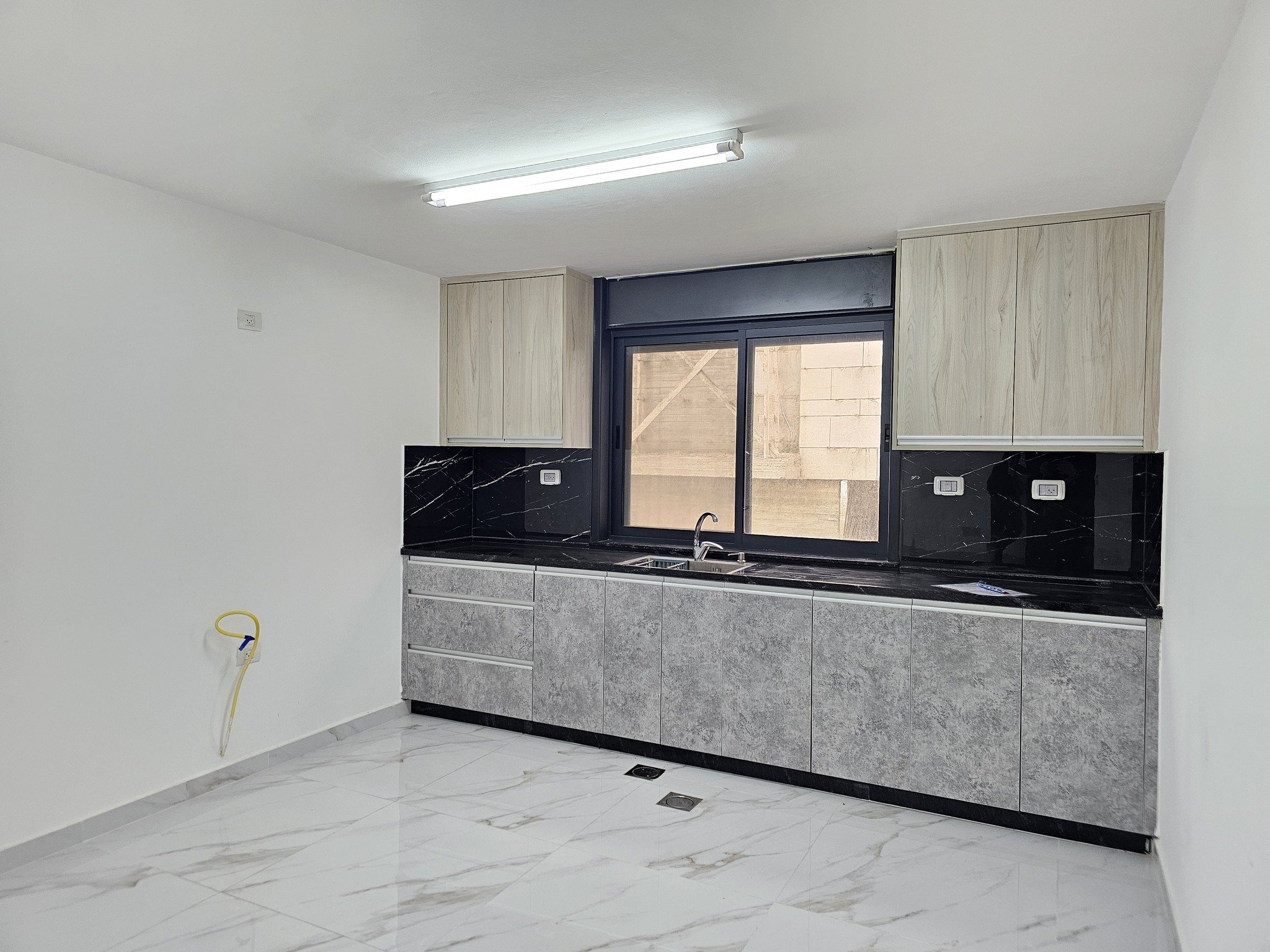 شقه غير مفروشة للايجار