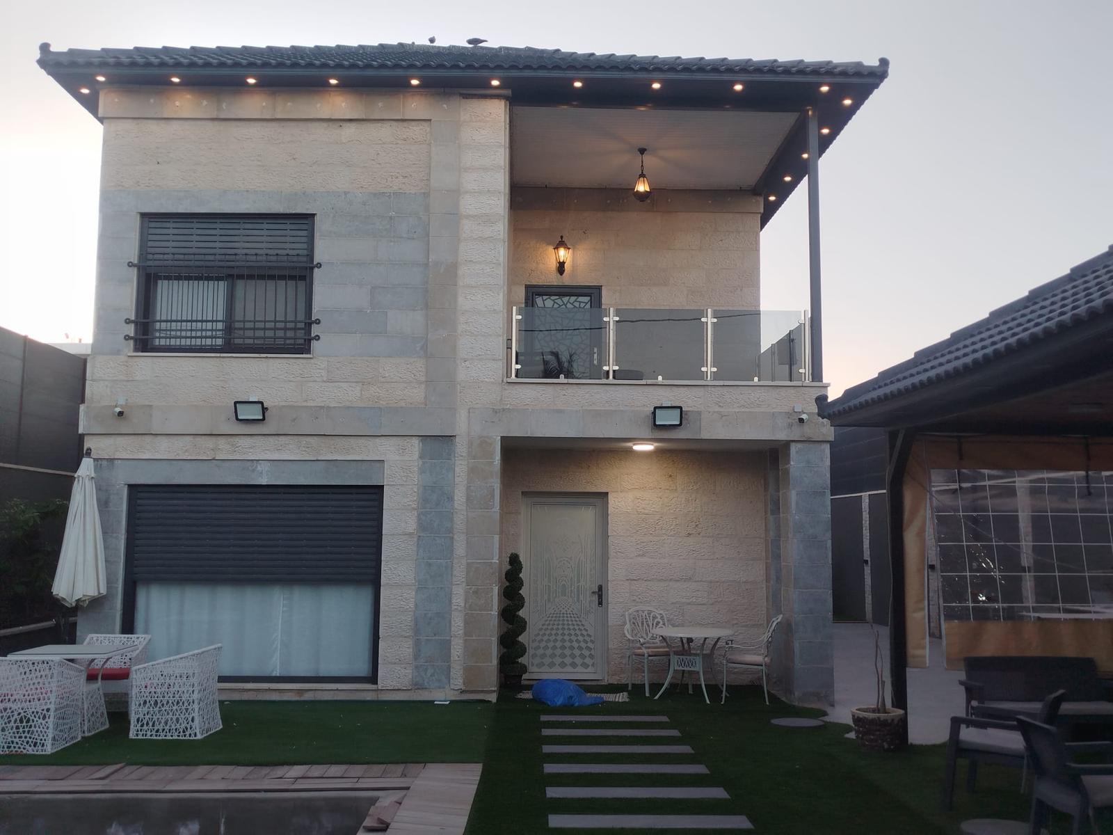 فيلا مفروشة للبيع