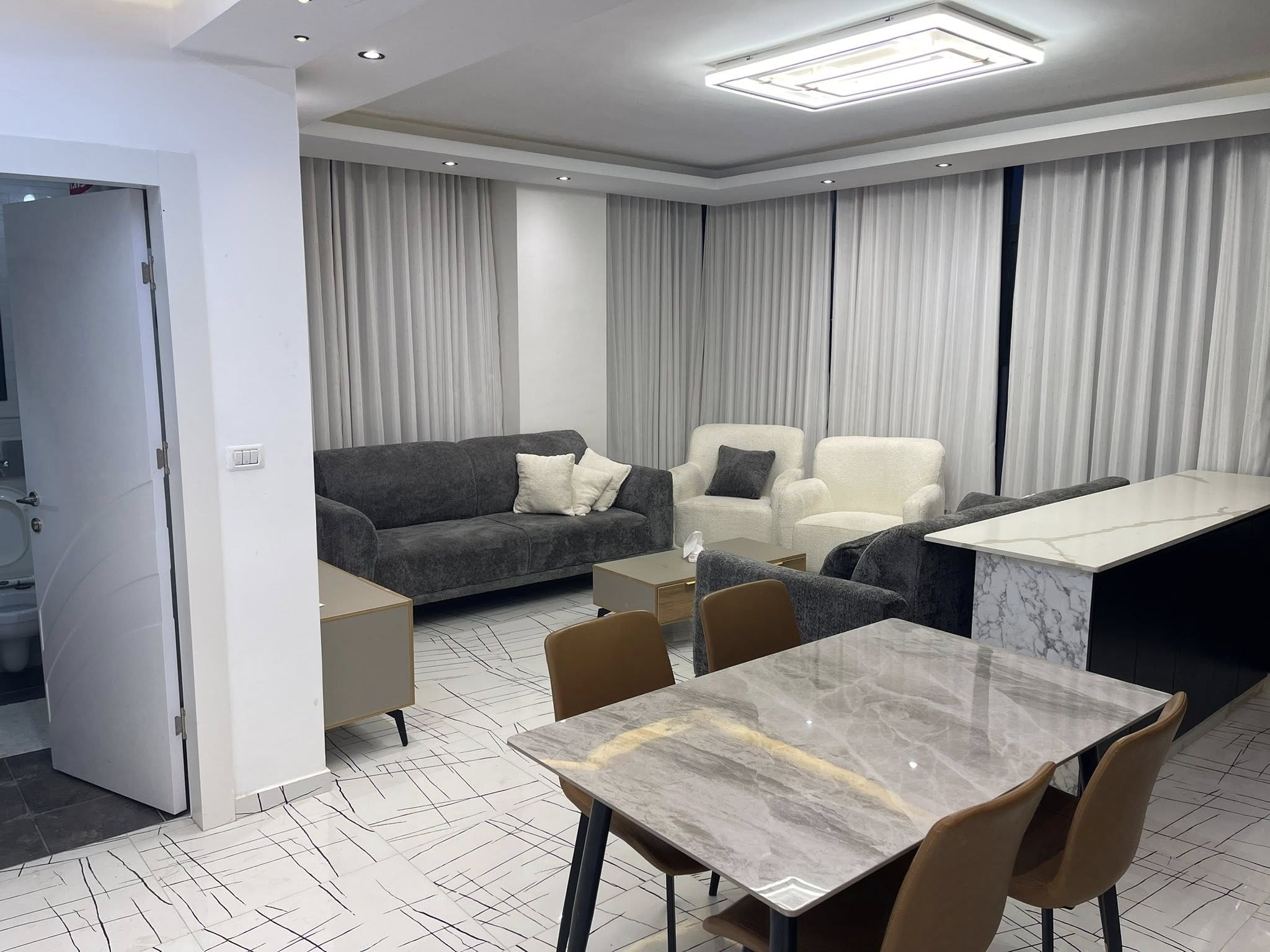 شقه مفروشة للبيع