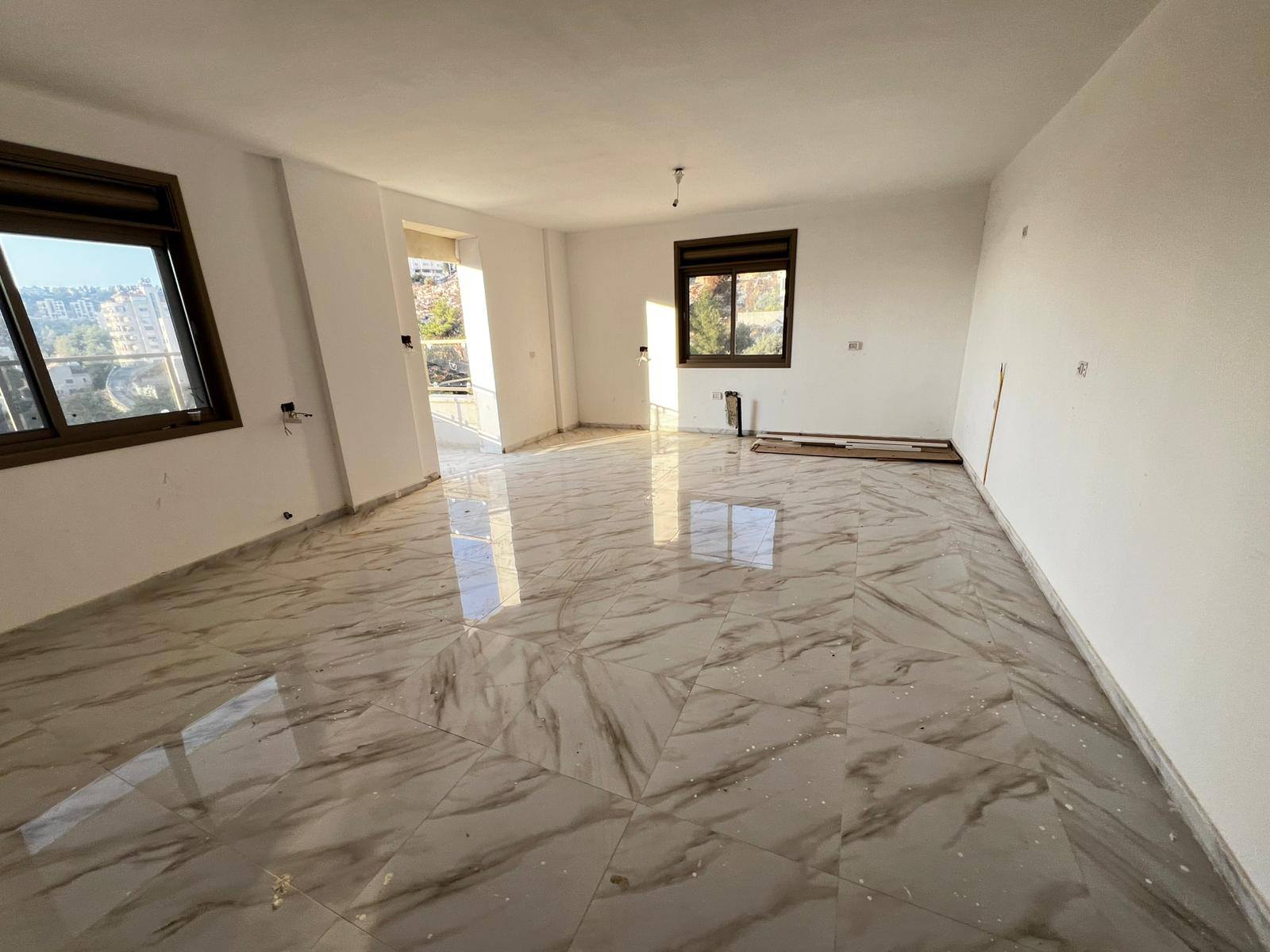 شقه غير مفروشة للبيع