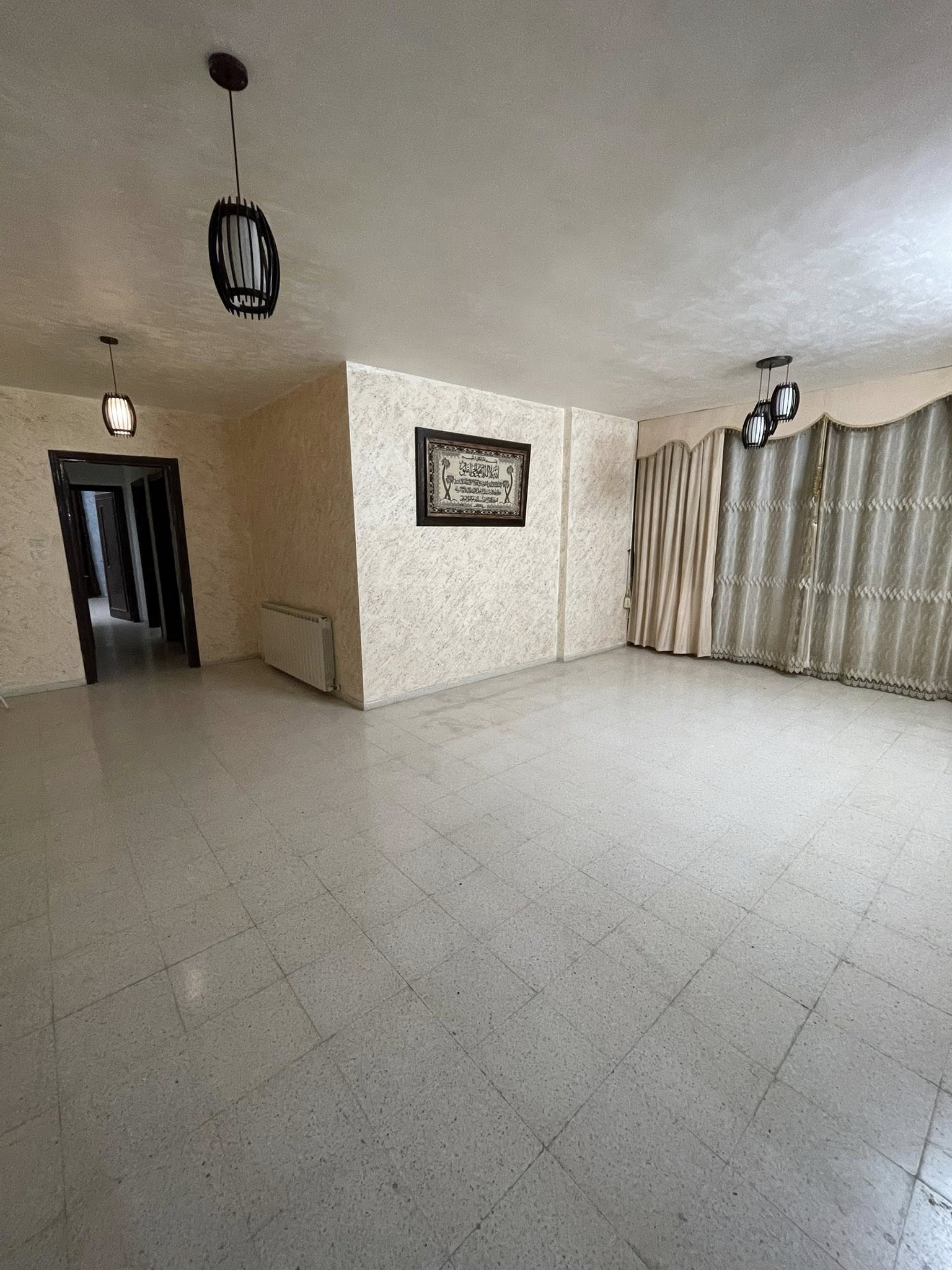 شقه غير مفروشة للبيع