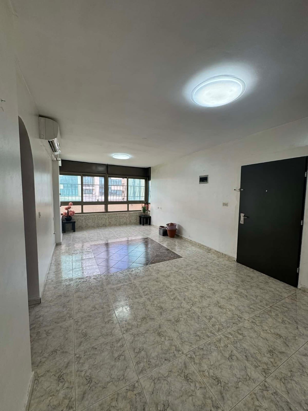 شقه غير مفروشة للايجار