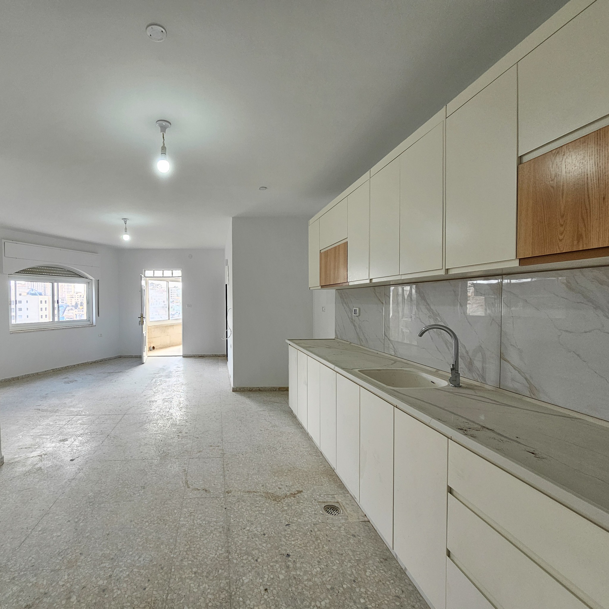 شقه غير مفروشة للايجار