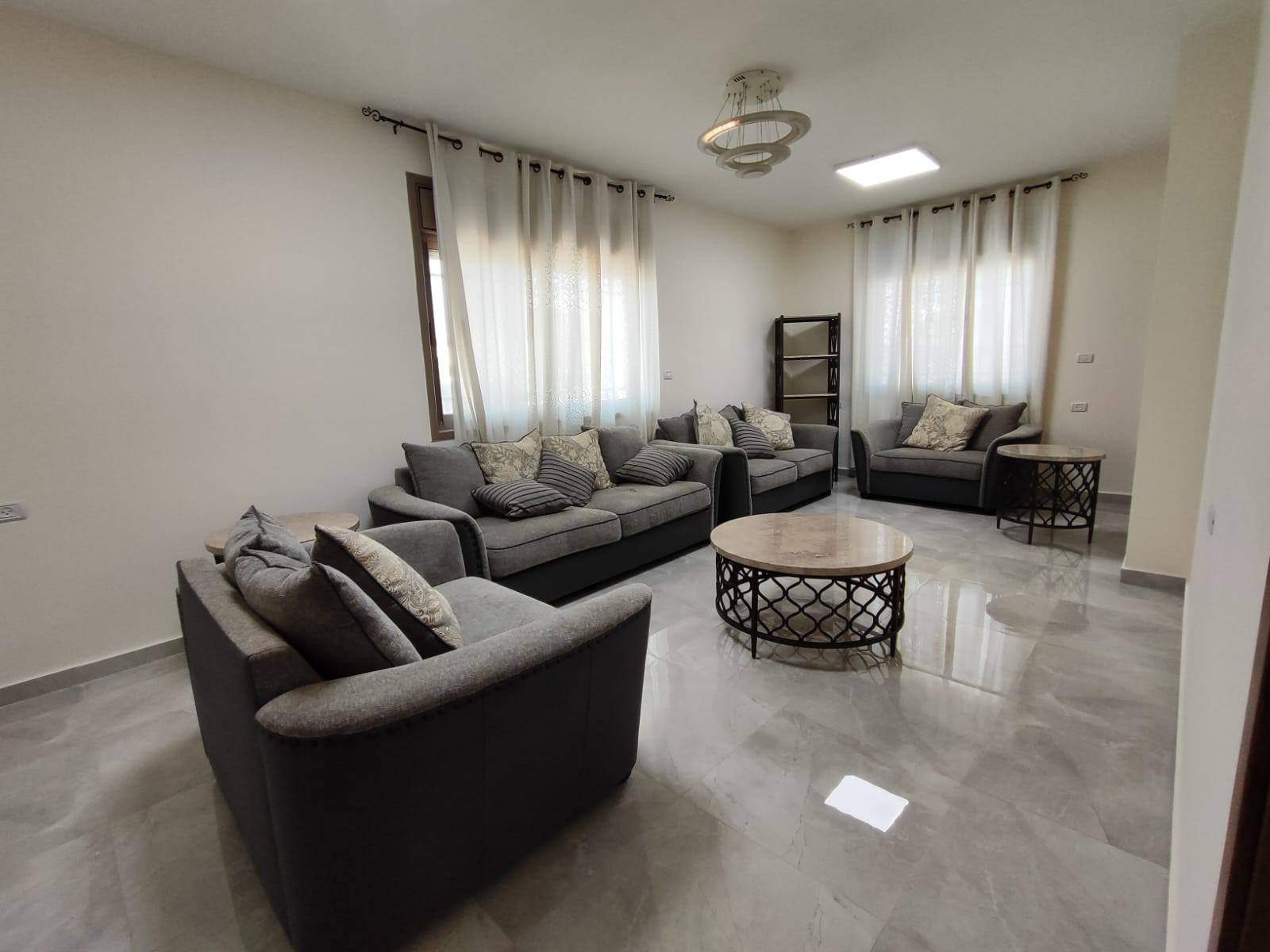 رووف مفروش للبيع