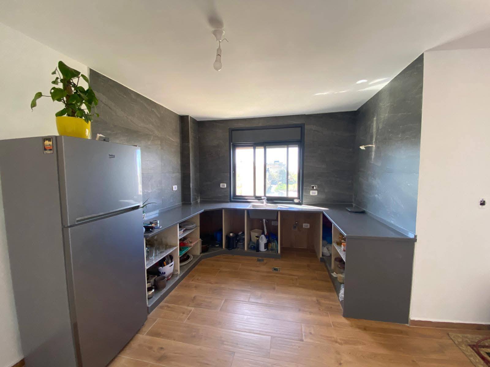 شقه غير مفروشة للبيع