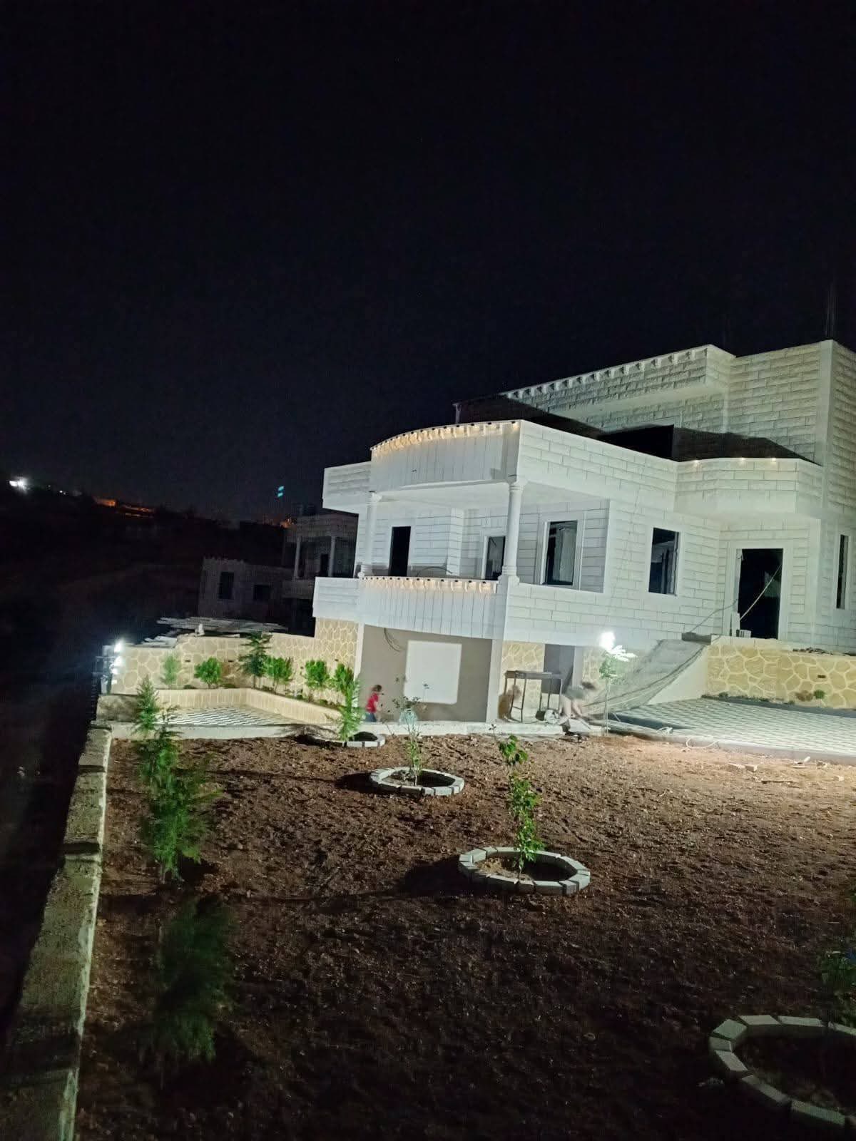 منزل منفصل مشطب للبيع