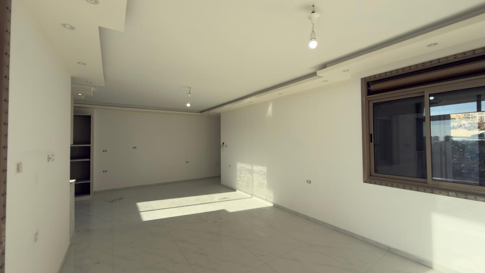 شقه غير مفروشة للايجار