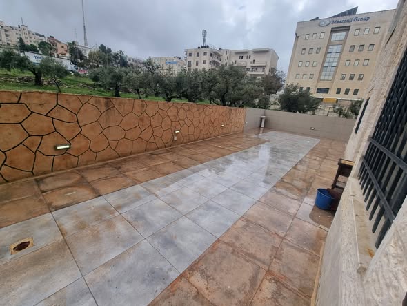 شقة أرضية غير مفروشة للايجار