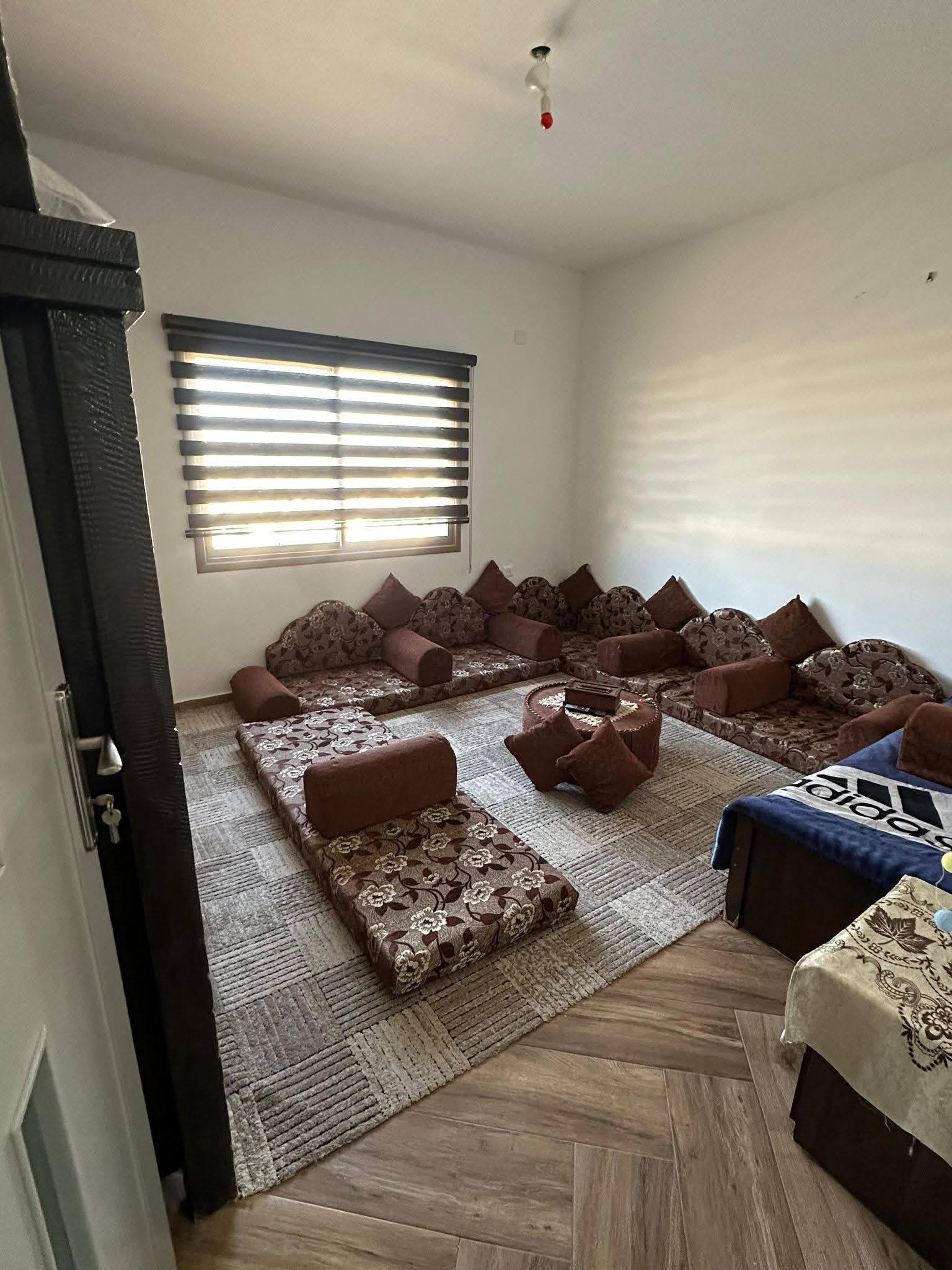 شقه مفروشة للبيع