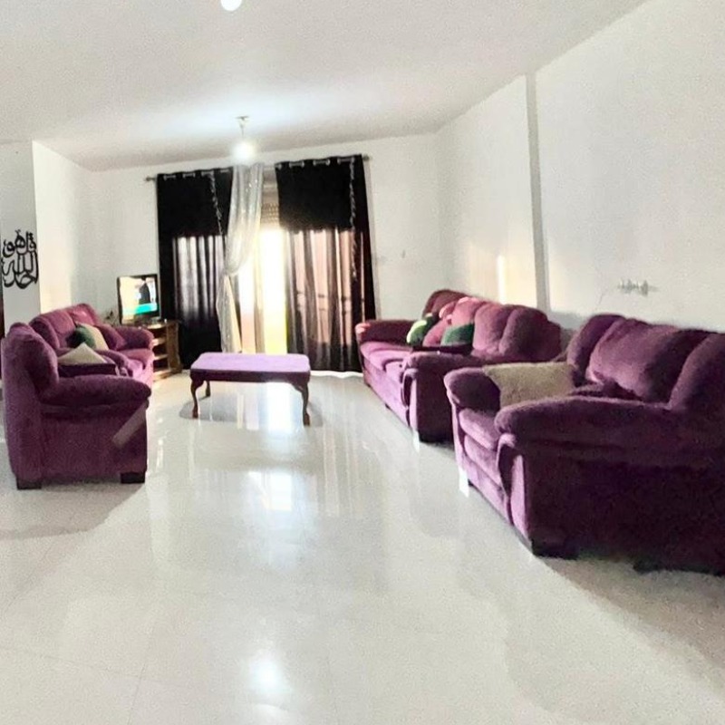 شقه غير مفروشة للبيع