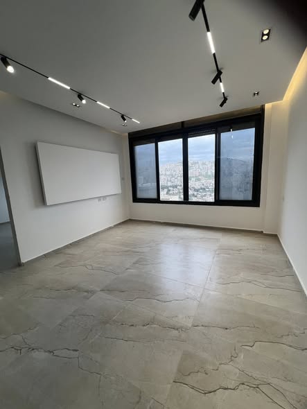 شقه غير مفروشة للبيع