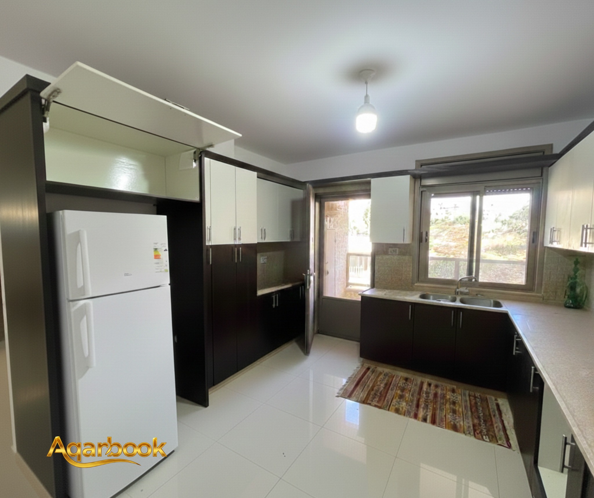 شقه غير مفروشة للبيع