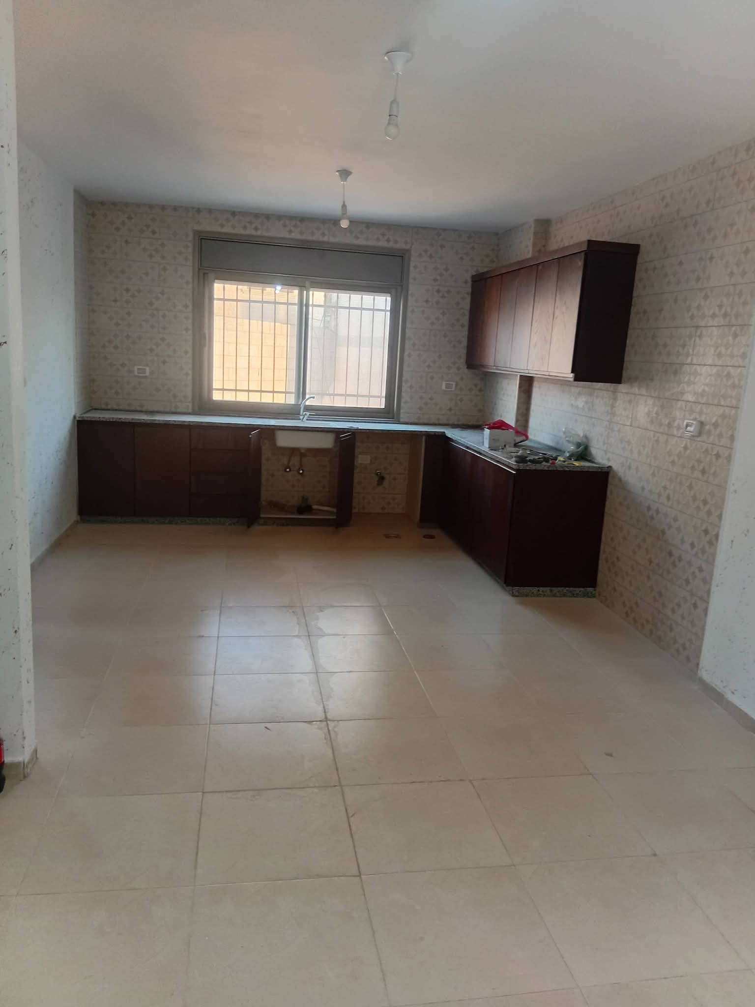 شقه غير مفروشة للايجار