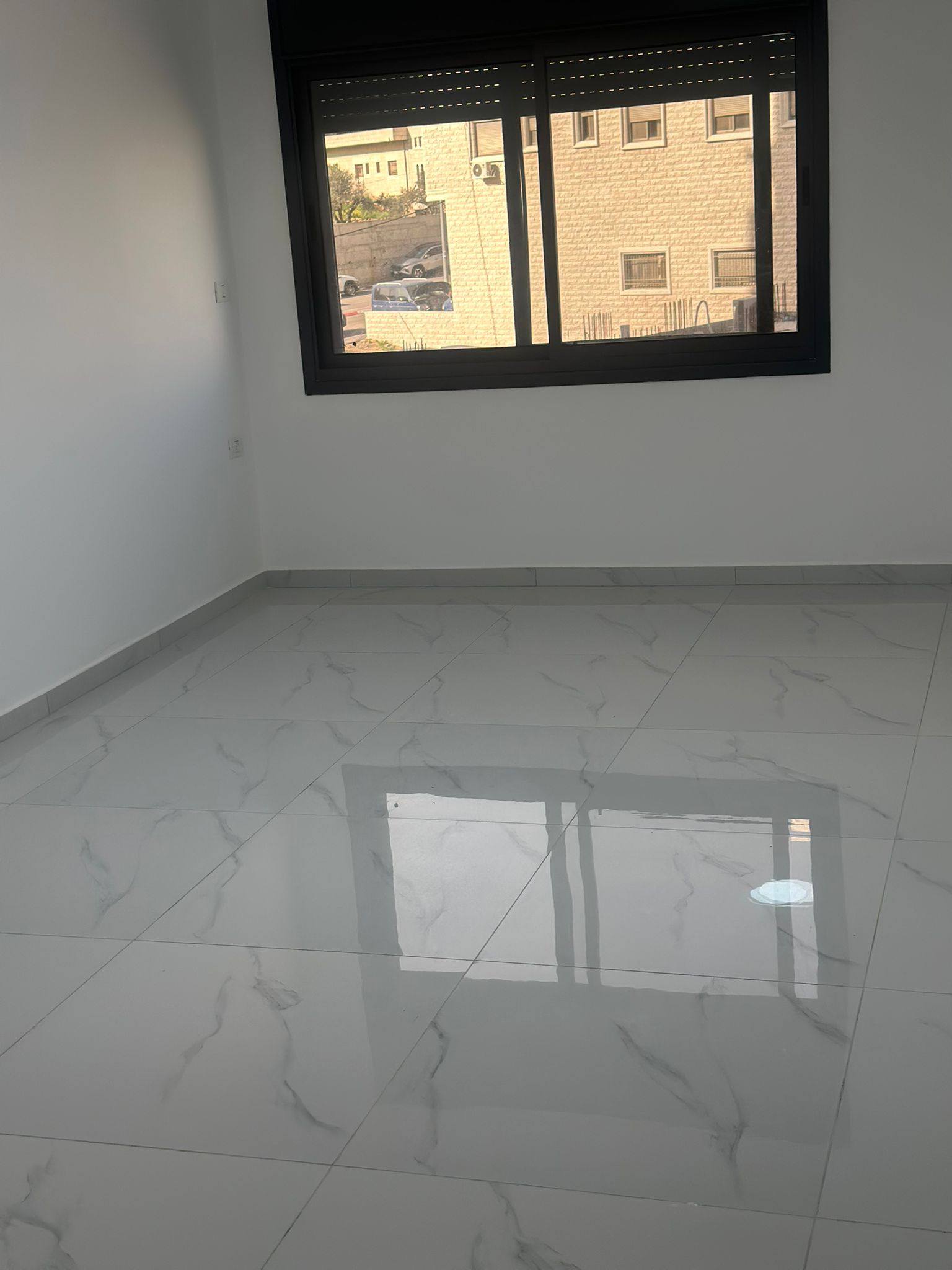 شقه غير مفروشة للبيع