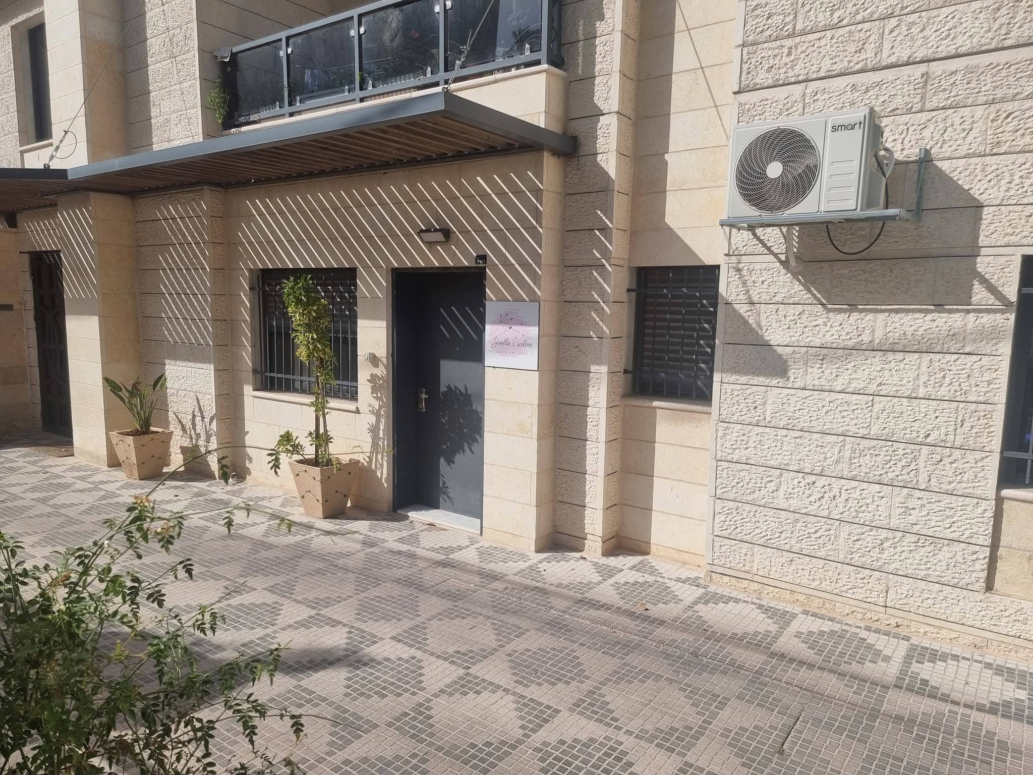 شقة أرضية غير مفروشة للايجار