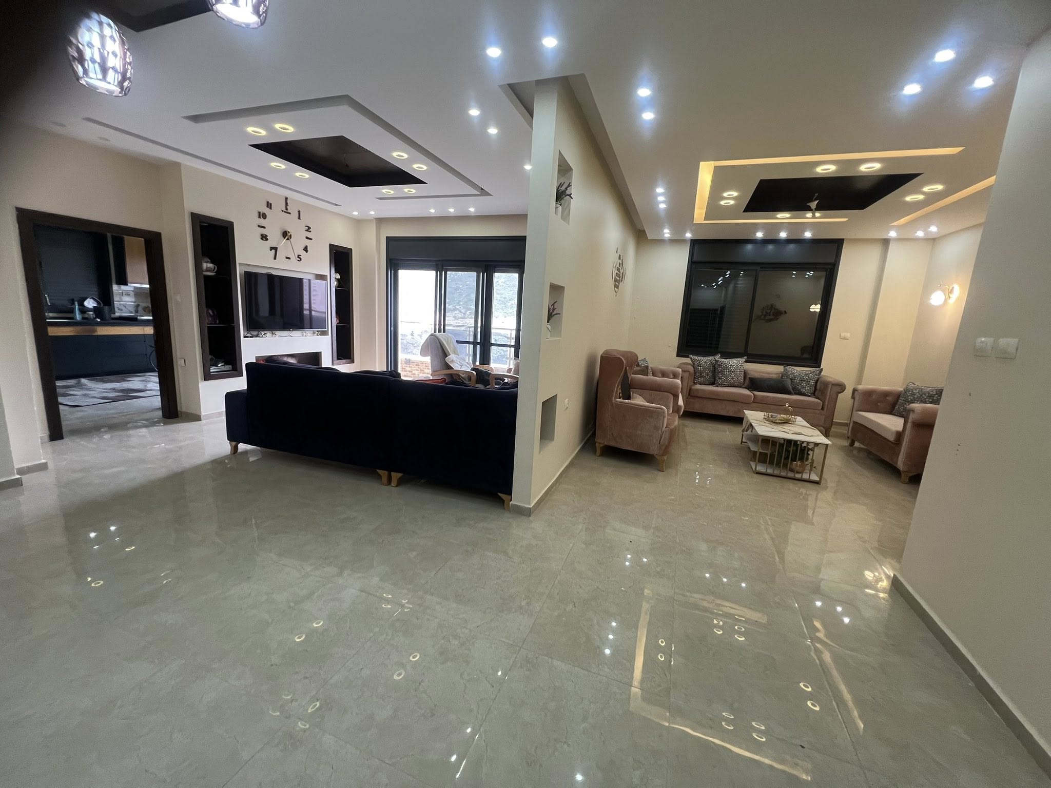 شقه مفروشة للبيع