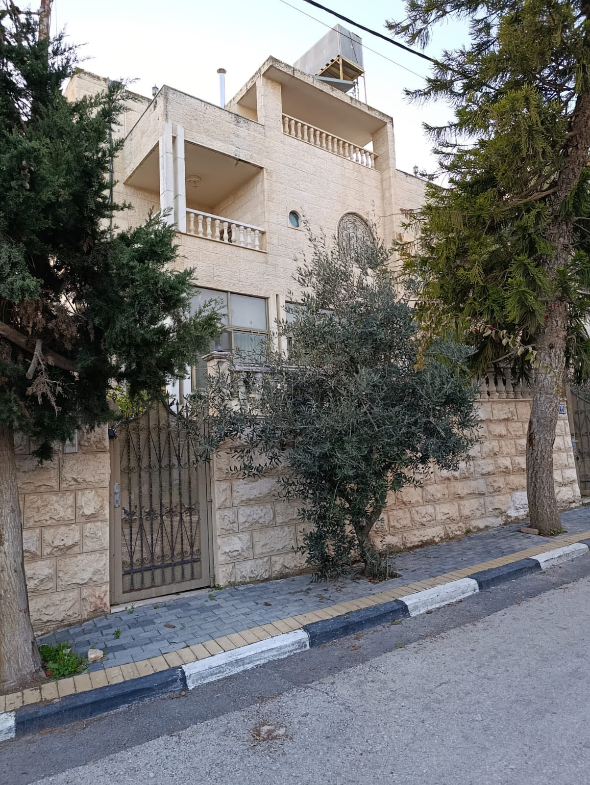 منزل منفصل غير مفروش للبيع