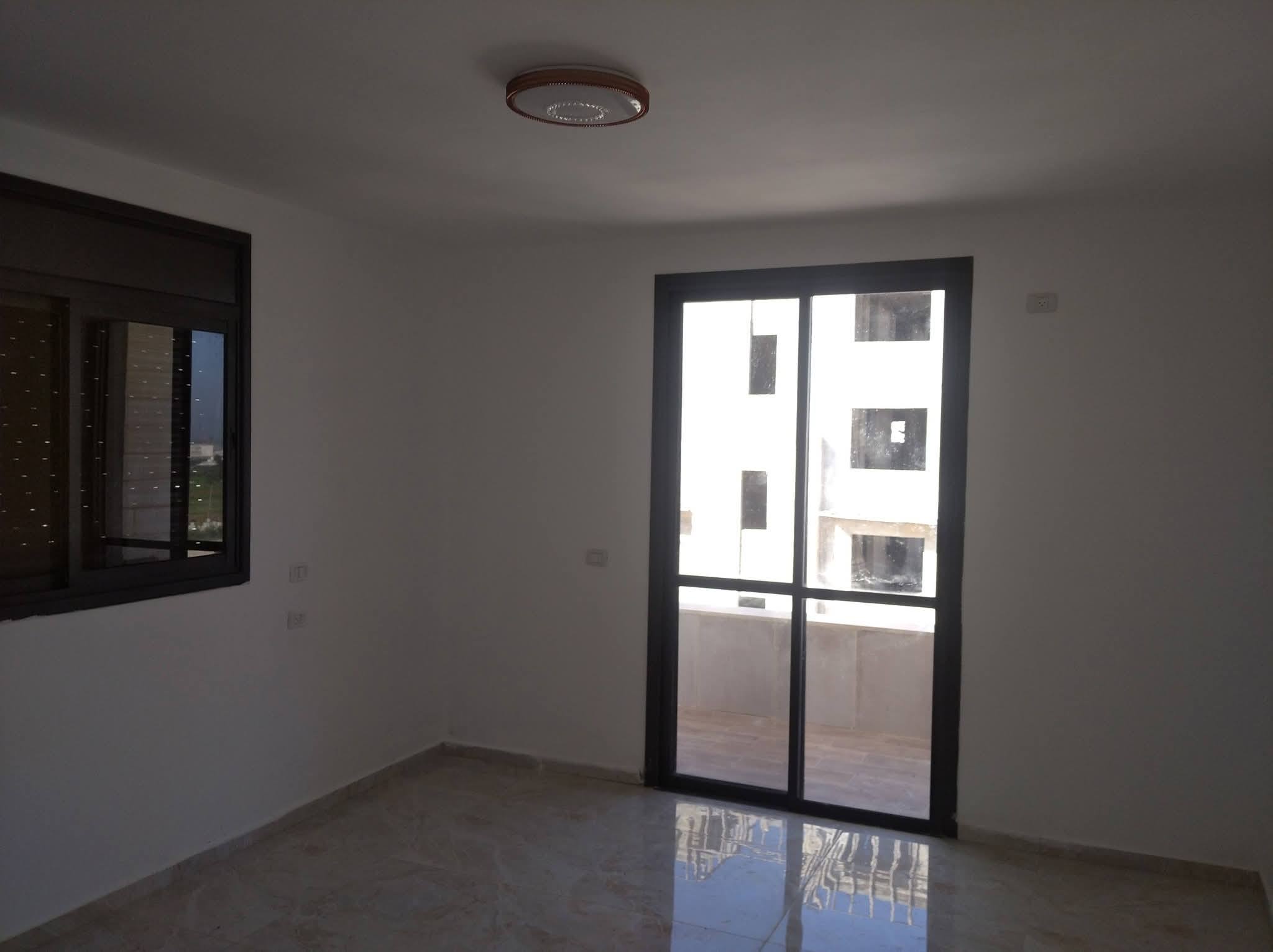 شقق غير مفروشة للبيع