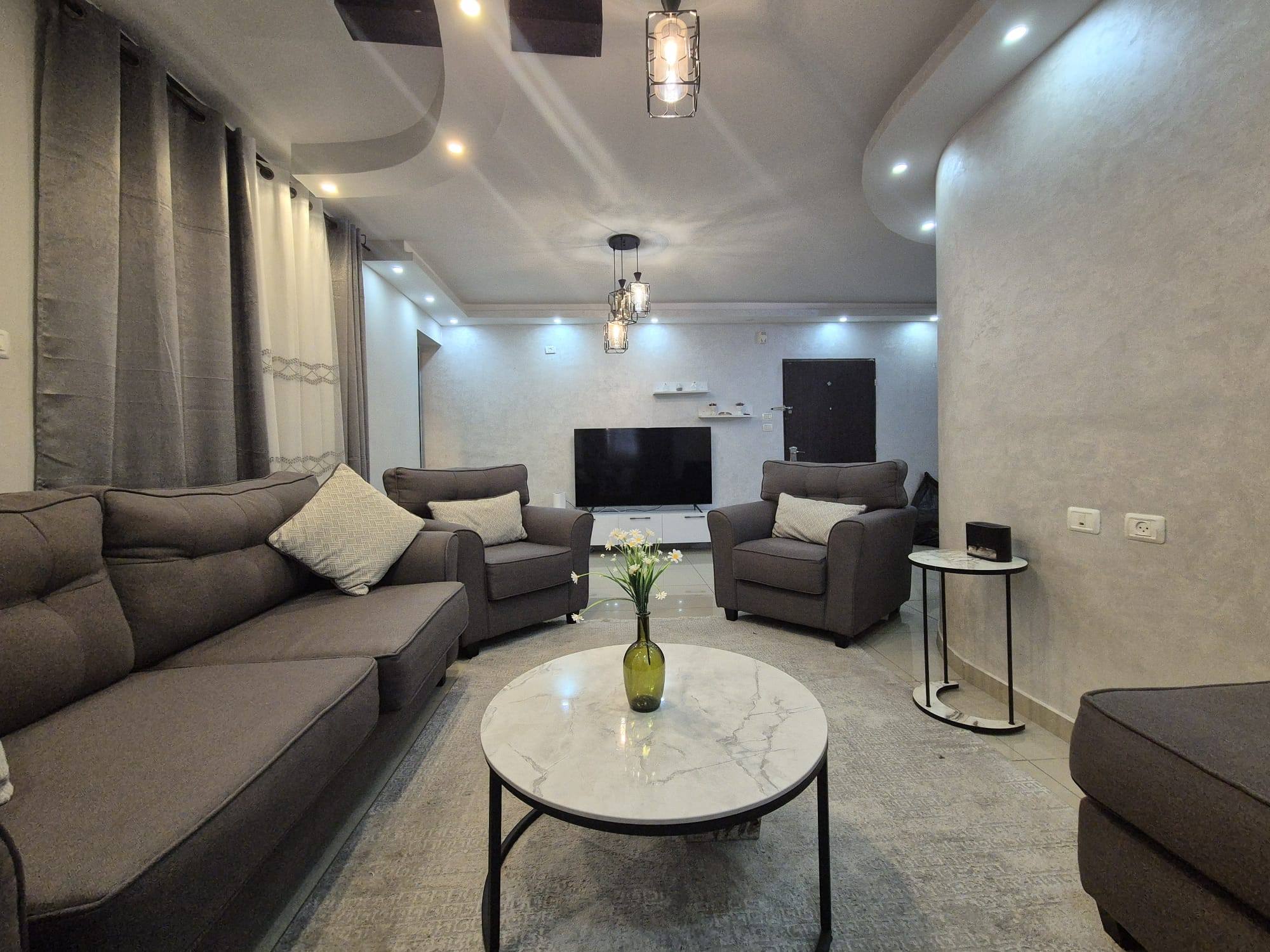 شقة أرضية مفروشة للبيع