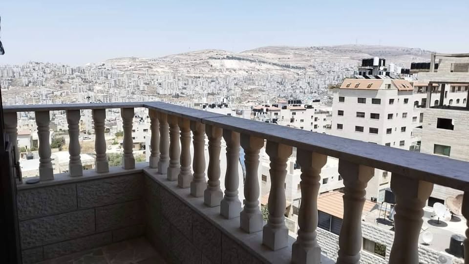 شقه مفروشة للبيع