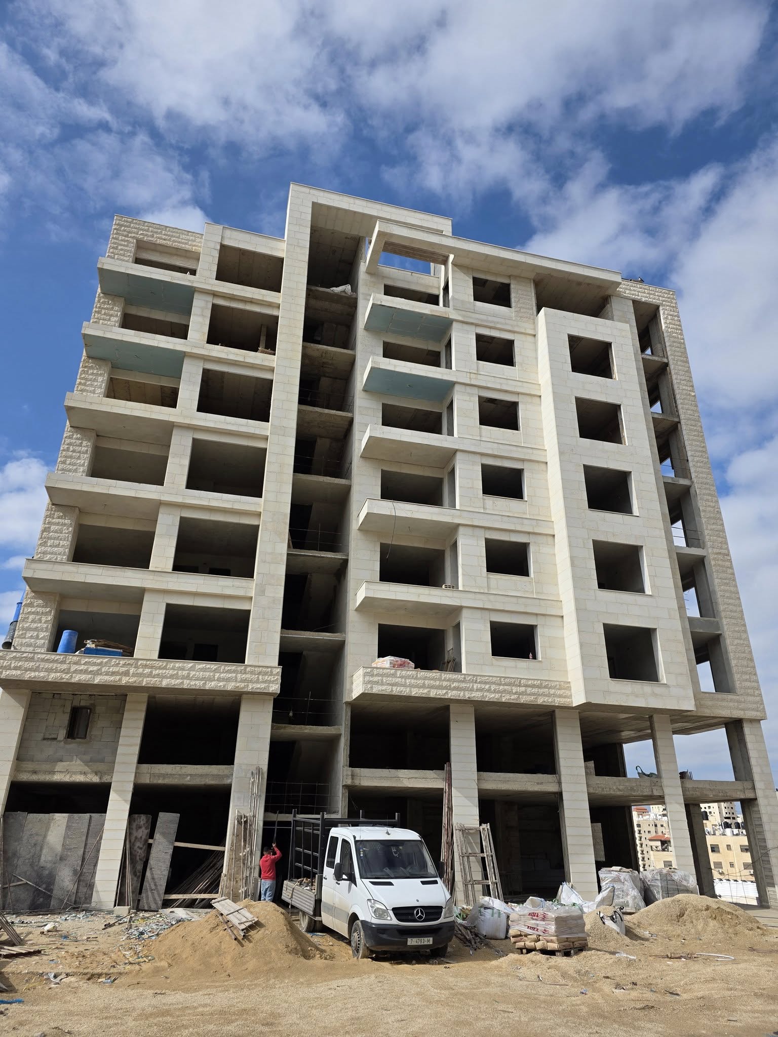 شقه مشطبة للبيع