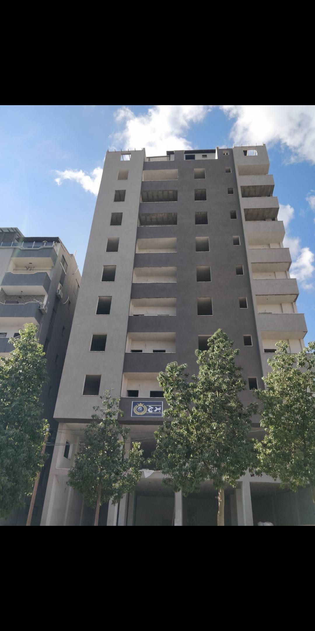 شقه مشطبة للبيع