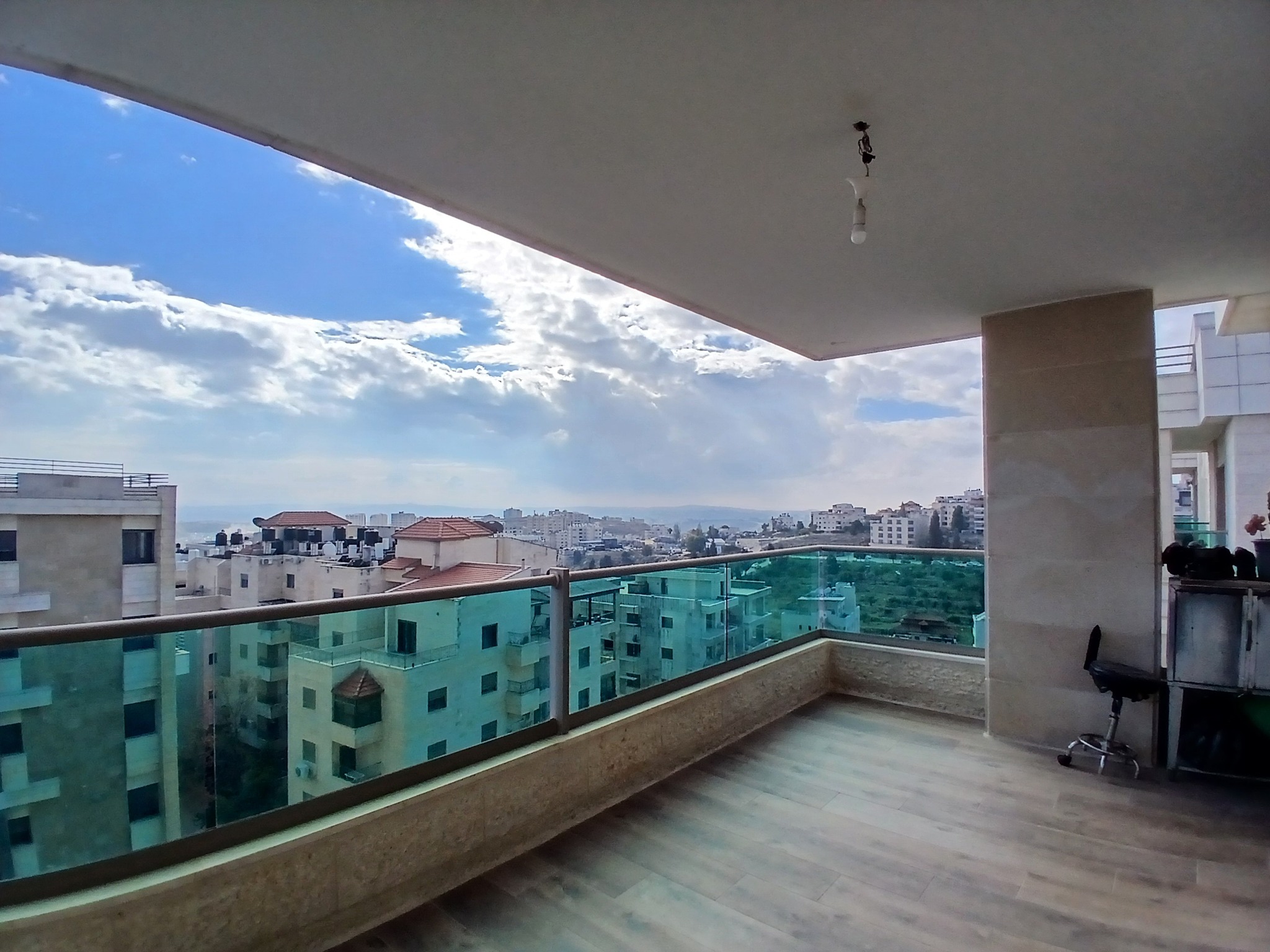 شقه غير مفروشة للبيع