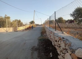 ثلاث أراضي للبيع