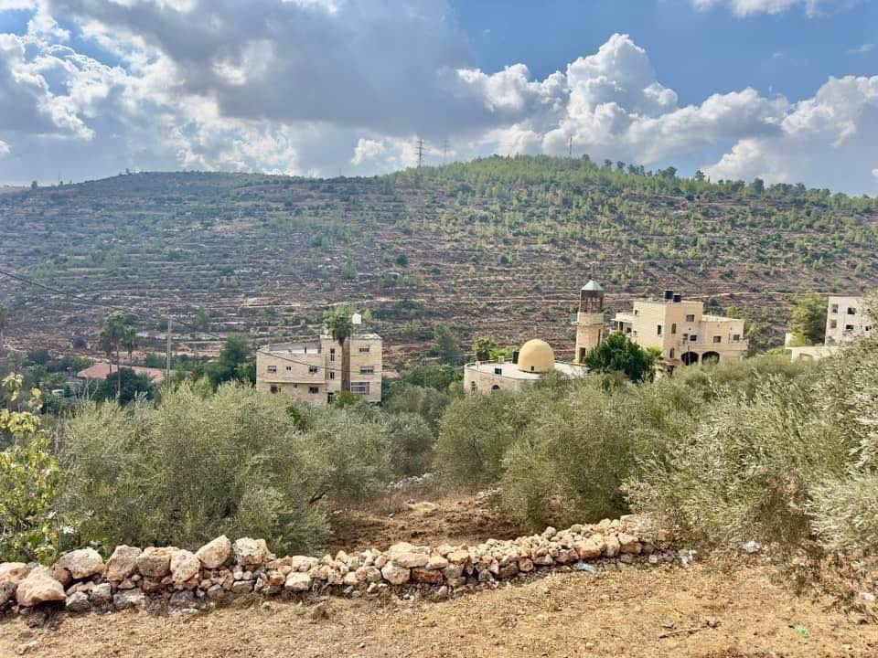 أرض للبيع 970 متر مربع