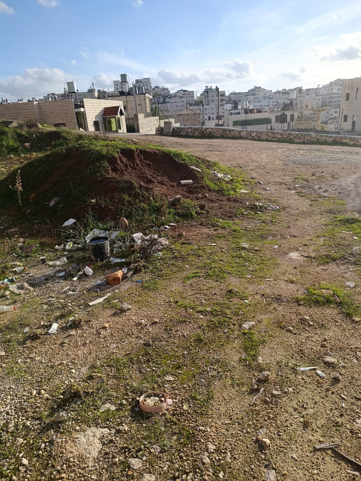 أرض للبيع 600 متر مربع