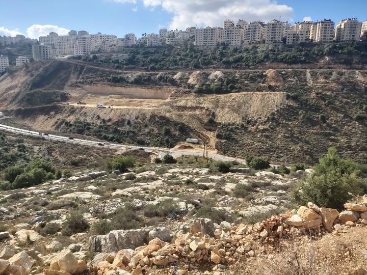 أرض للبيع 700 متر مربع