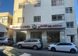 ثلاث محلات للبيع بالخلو