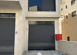 محل للبيع