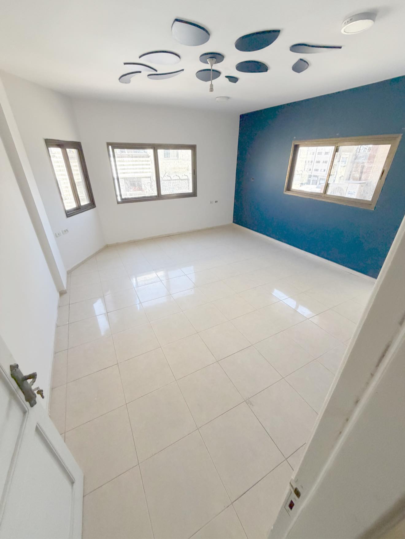 مكتب - للإيجار