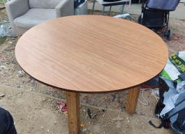 طاولة خشب دائرية قطر 110سم
