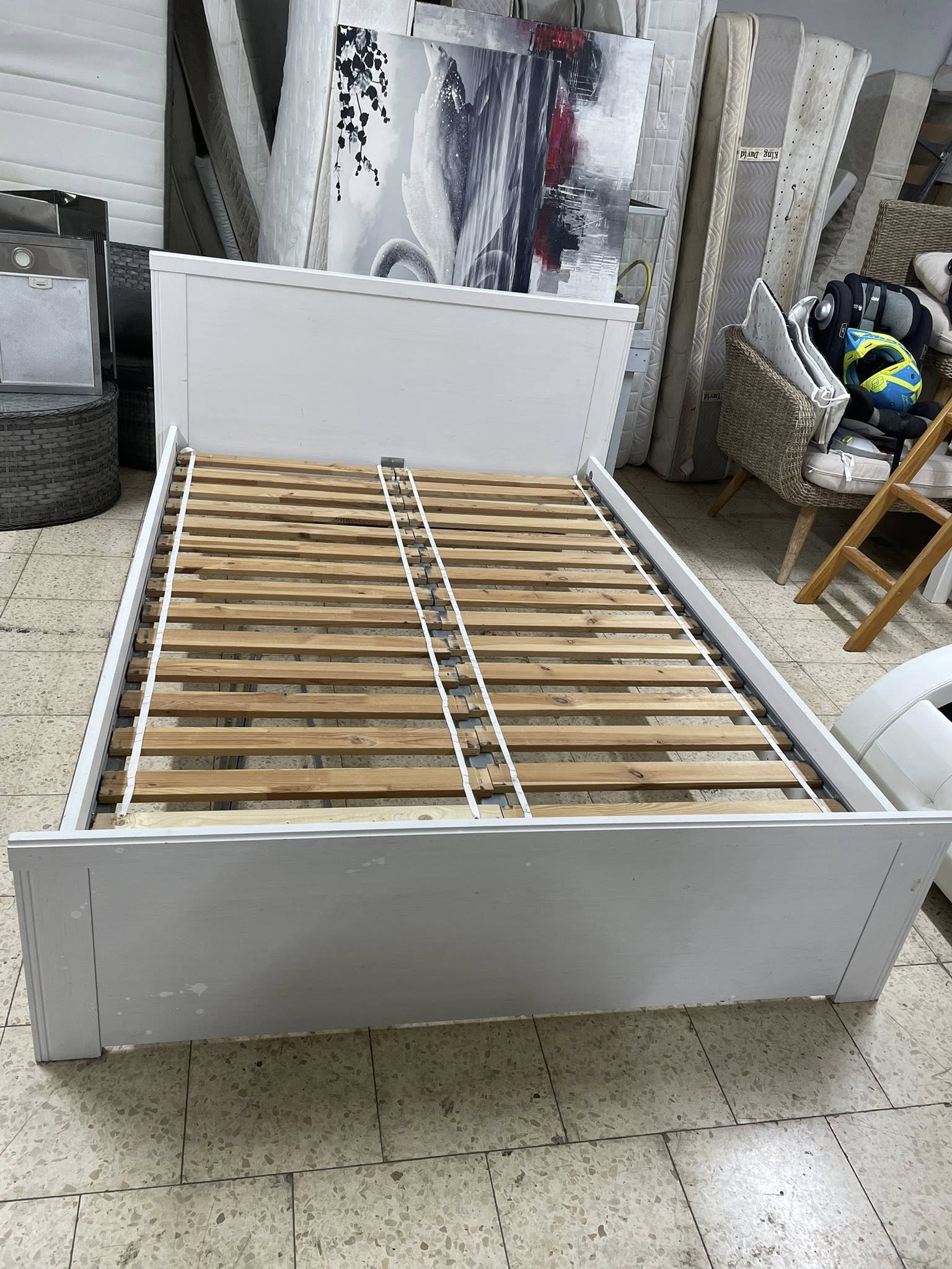 تخت مفرد ونص