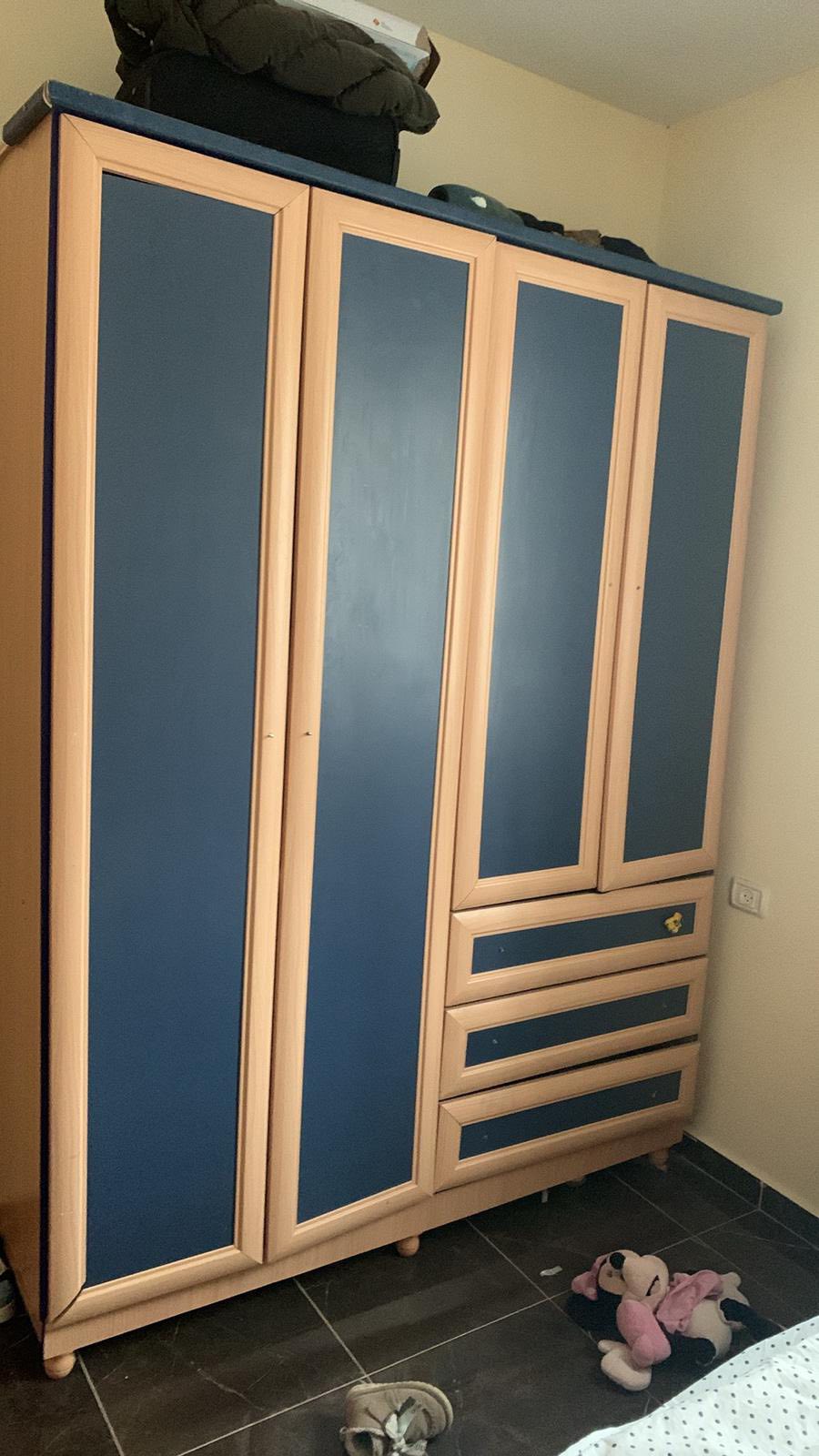 غرفة نوم ومكتب