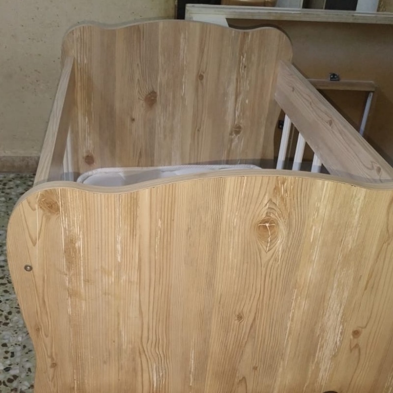 سرير هزاز شبه جديد